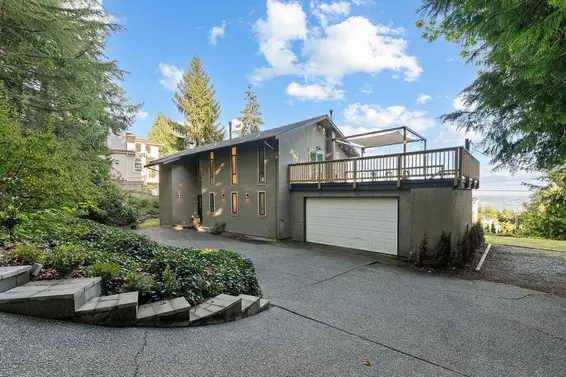 1040 Crestline Road, West Vancouver