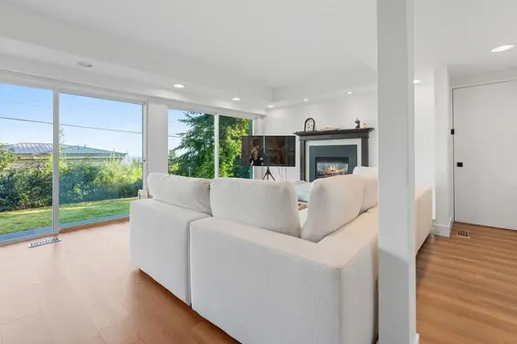 1040 Crestline Road, West Vancouver For Sale - image 17