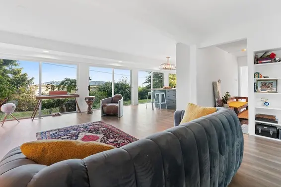 1040 Crestline Road, West Vancouver For Sale - image 3