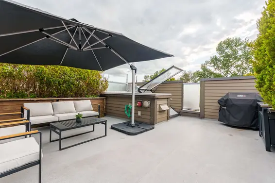 223 735 West 15th Street, North Vancouver