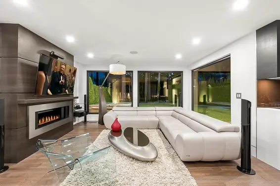 4577 Capilano Road, North Vancouver For Sale - image 17