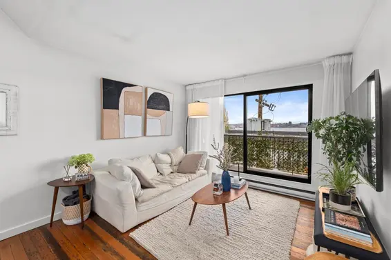 311 251 West 4th Street, North Vancouver For Sale - image 2