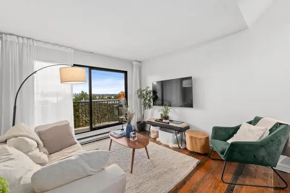 311 251 West 4th Street, North Vancouver For Sale - image 3