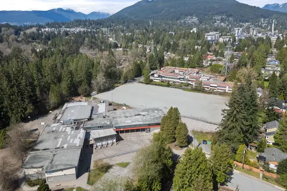 2045 Kirkstone Road, North Vancouver For Sale - image 26