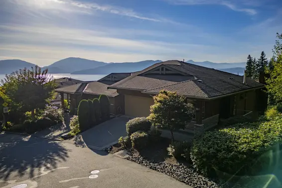 8519 Seascape Drive, West Vancouver For Sale - image 3