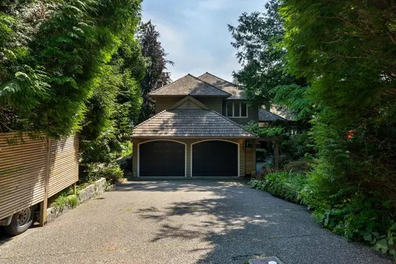 4882 Vista Place, West Vancouver For Sale - image 2