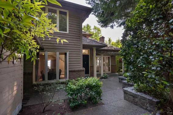 4882 Vista Place, West Vancouver For Sale - image 3