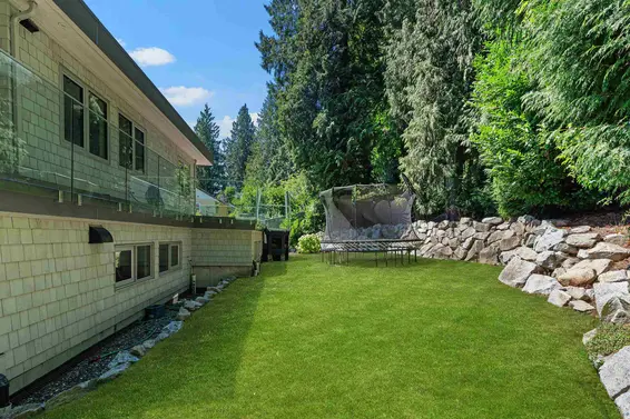 4701 Piccadilly South Road, West Vancouver For Sale - image 37