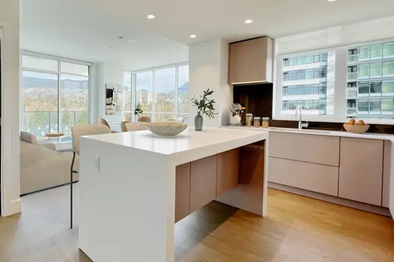 807 1675 Lions Gate Lane, North Vancouver For Sale - image 4