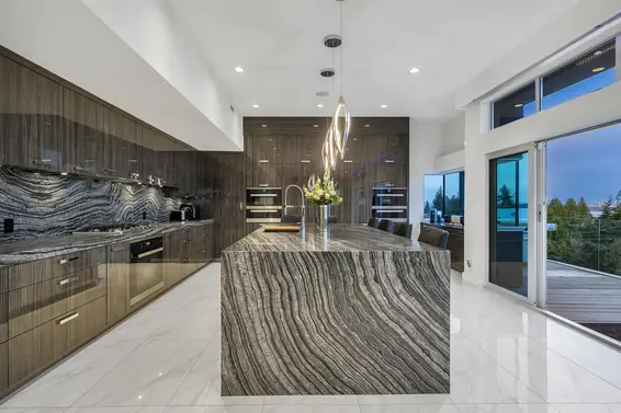 3305 Westmount Road, West Vancouver For Sale - image 9