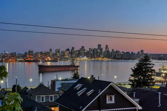 404 245 St. Davids Avenue, North Vancouver