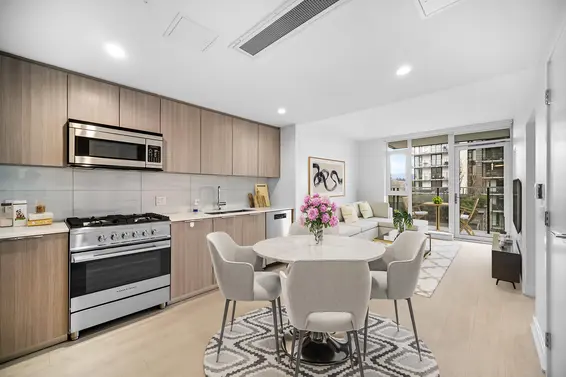 602 1401 Hunter Street, North Vancouver