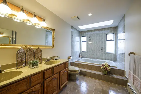 512 East 18th Street, North Vancouver For Sale - image 25