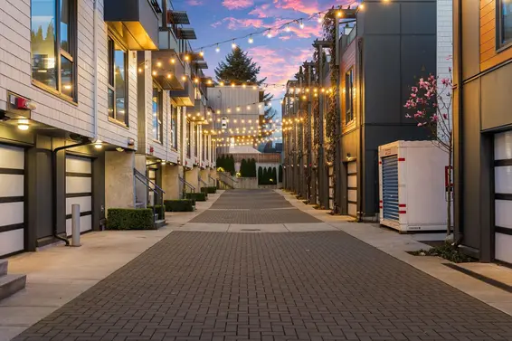 35 720 East 3rd Street, North Vancouver