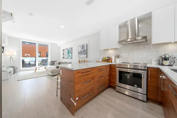 35 720 East 3rd Street, North Vancouver For Sale - image 11