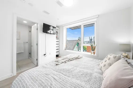 35 720 East 3rd Street, North Vancouver For Sale - image 19