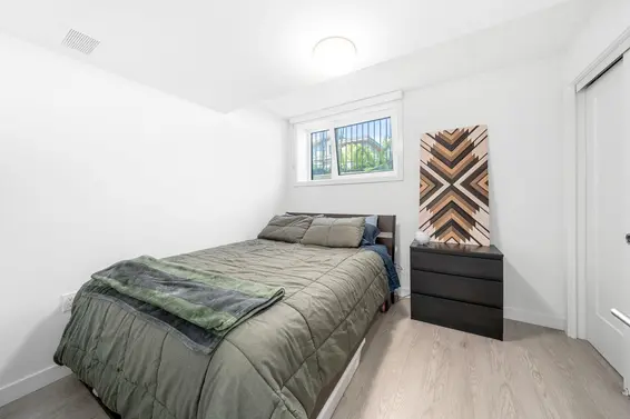 35 720 East 3rd Street, North Vancouver For Sale - image 35