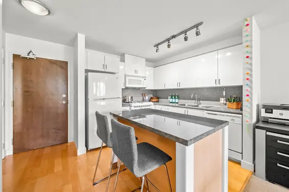 707 155 West 1st Street, North Vancouver For Sale - image 9