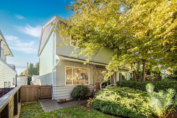 355 East 4th Street, North Vancouver For Sale - image 2