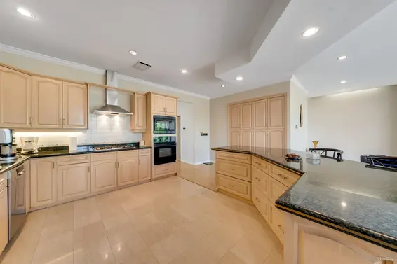 2208 Chairlift Road, West Vancouver For Sale - image 15