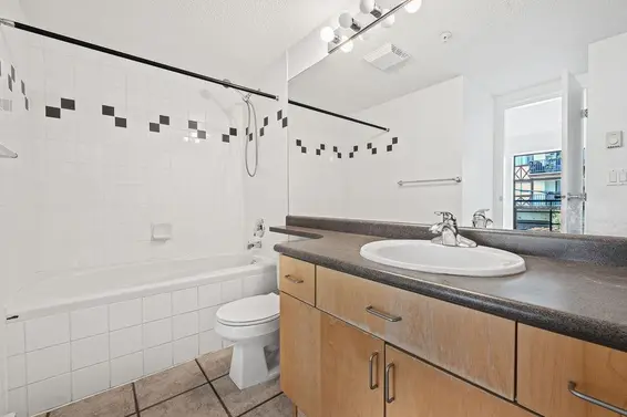 306 124 West 3rd Street, North Vancouver For Sale - image 23