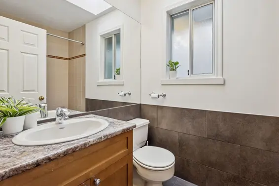 950 Roche Point Drive, North Vancouver For Sale - image 14