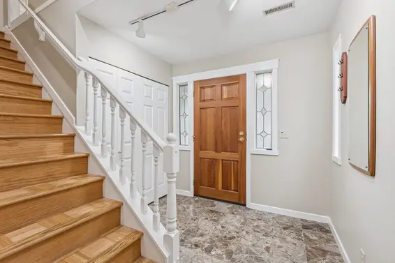 950 Roche Point Drive, North Vancouver For Sale - image 3