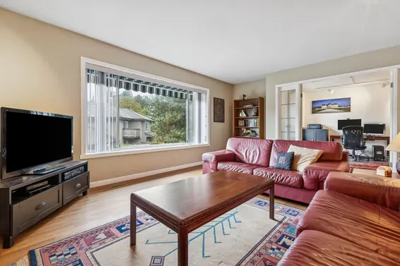 950 Roche Point Drive, North Vancouver For Sale - image 4