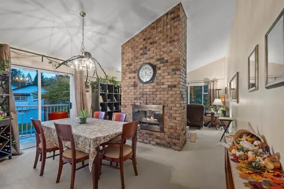 3602 Regent Avenue, North Vancouver For Sale - image 2