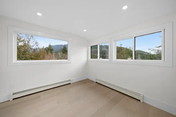 6230 Summit Avenue, West Vancouver For Sale - image 17