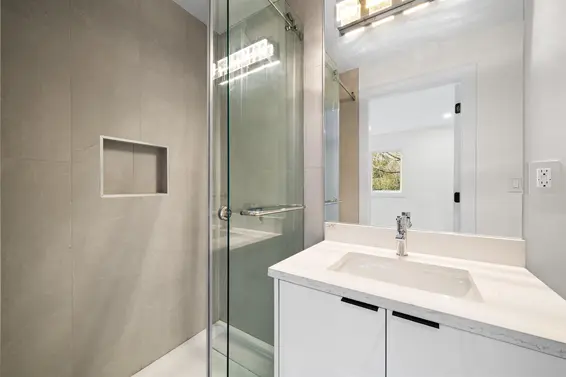 6230 Summit Avenue, West Vancouver For Sale - image 24