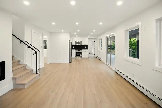 6230 Summit Avenue, West Vancouver For Sale - image 29