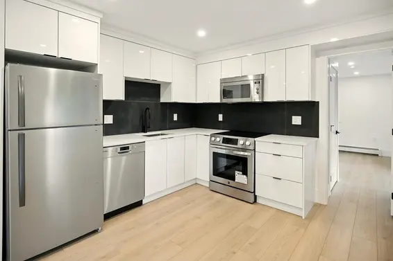 6230 Summit Avenue, West Vancouver For Sale - image 30