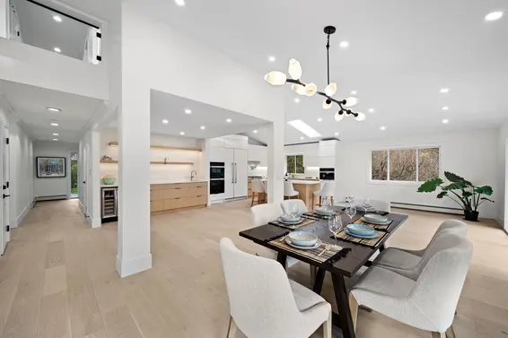6230 Summit Avenue, West Vancouver For Sale - image 4
