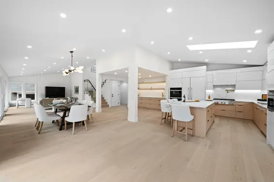 6230 Summit Avenue, West Vancouver For Sale - image 5