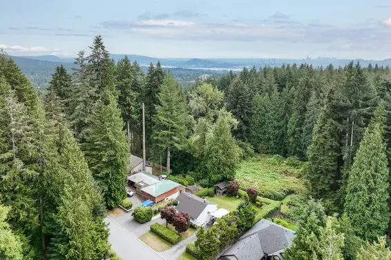 741 Wellington Drive, North Vancouver