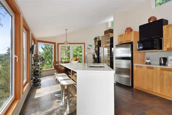 252 Stewart Road, LIONS BAY