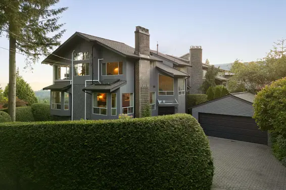 551 Palisade Drive, North Vancouver For Sale - image 1