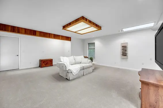 1372 Riverside Drive, North Vancouver For Sale - image 18