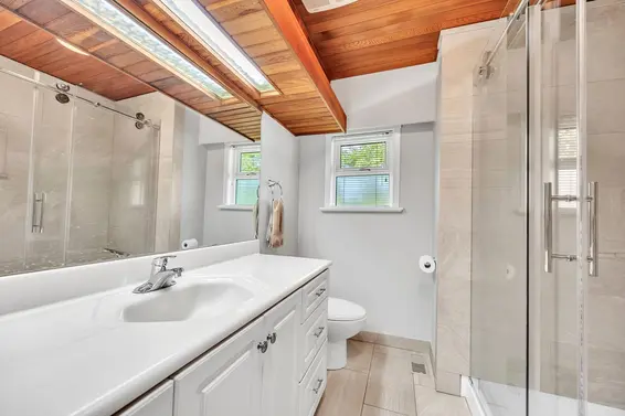1372 Riverside Drive, North Vancouver For Sale - image 21