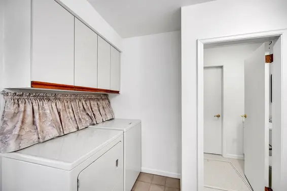 1372 Riverside Drive, North Vancouver For Sale - image 26