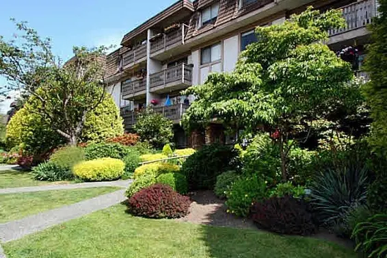 212 236 West 2nd Street, North Vancouver