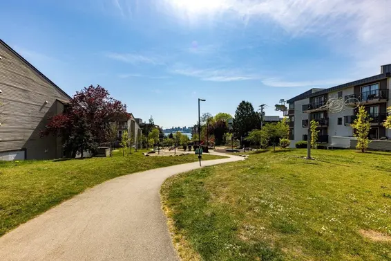 212 236 West 2nd Street, North Vancouver For Sale - image 4