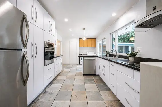 4037 Ripple Road, West Vancouver For Sale - image 10