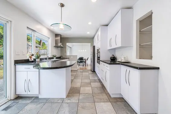 4037 Ripple Road, West Vancouver For Sale - image 7