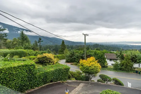 72 Bonnymuir Drive, West Vancouver For Sale - image 34