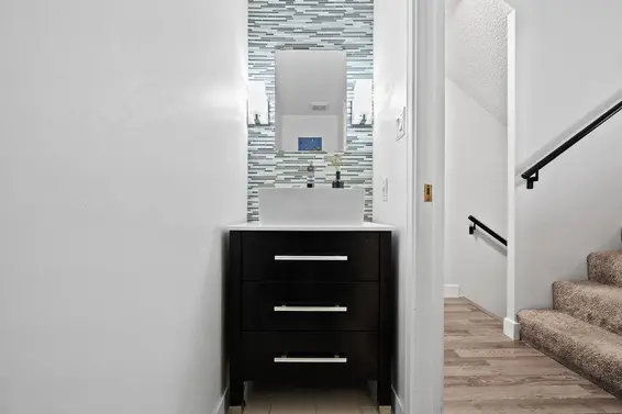 26 230 West 15th Street, North Vancouver For Sale - image 26