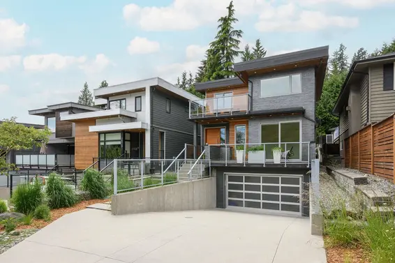 2987 Royal Avenue, North Vancouver