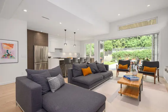 2987 Royal Avenue, North Vancouver For Sale - image 3