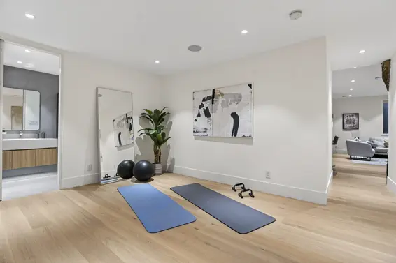 922 Wentworth Avenue, North Vancouver For Sale - image 34